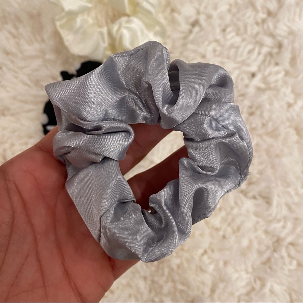 Scrunchie Set - Picture 3 of 4